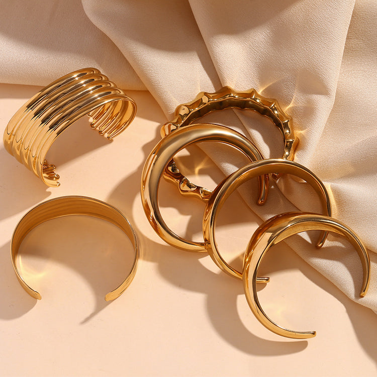 Golden Dream Curves Bracelet Collection