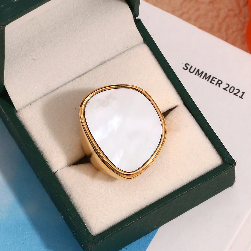 Elegant Gold Oval Gemstone Ring