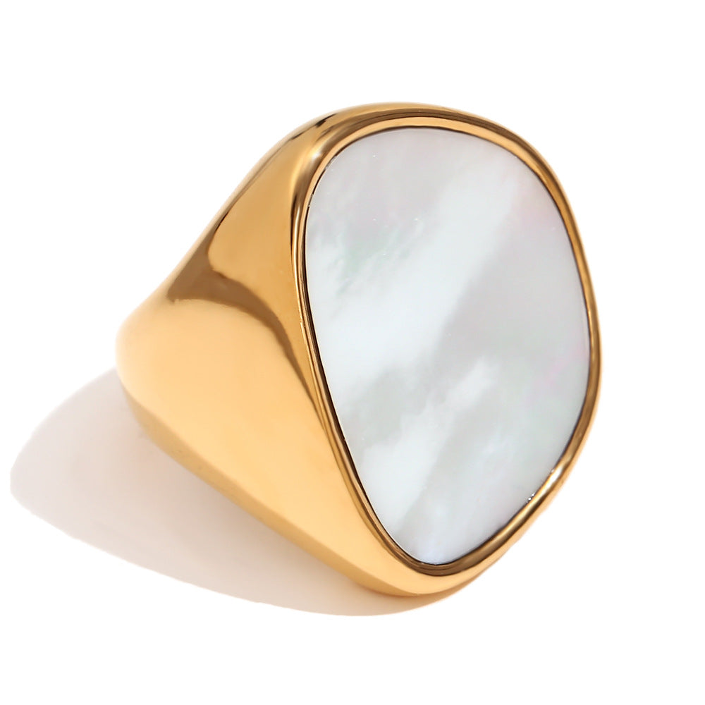 Elegant Gold Oval Gemstone Ring