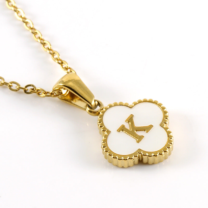 Four-leaf clover letter pendant necklace