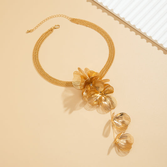 Ginkgo Leaf Charm·Gold Glittering Necklace