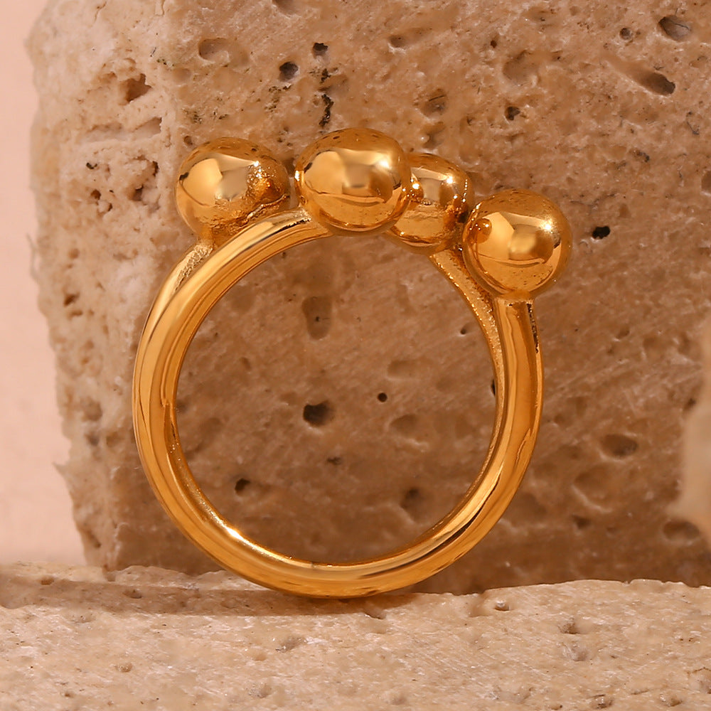 Gold rhyme microbeads · Simple elegant ring