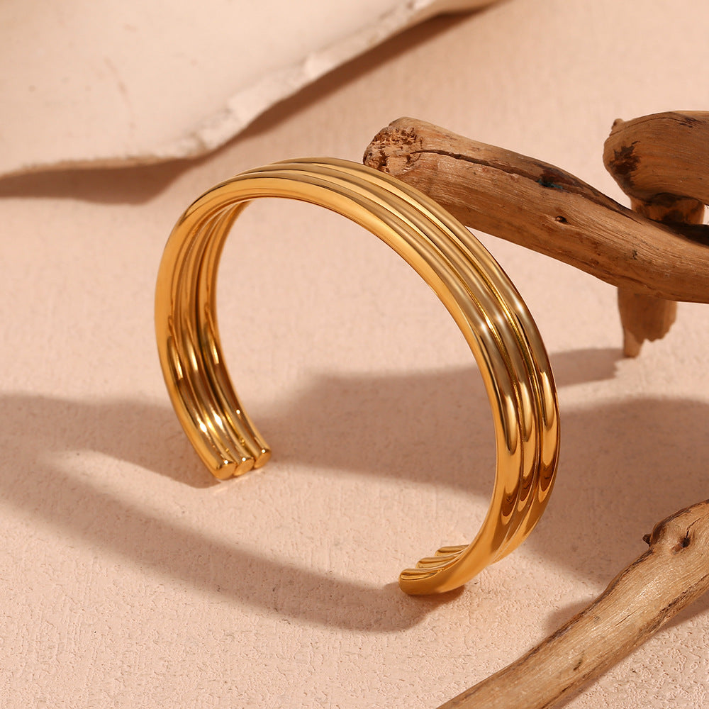 Ring shadow streamer bracelet