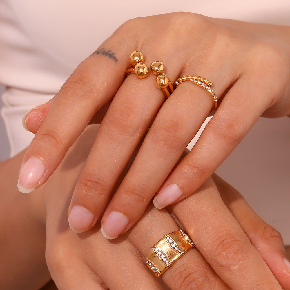 Gold rhyme microbeads · Simple elegant ring