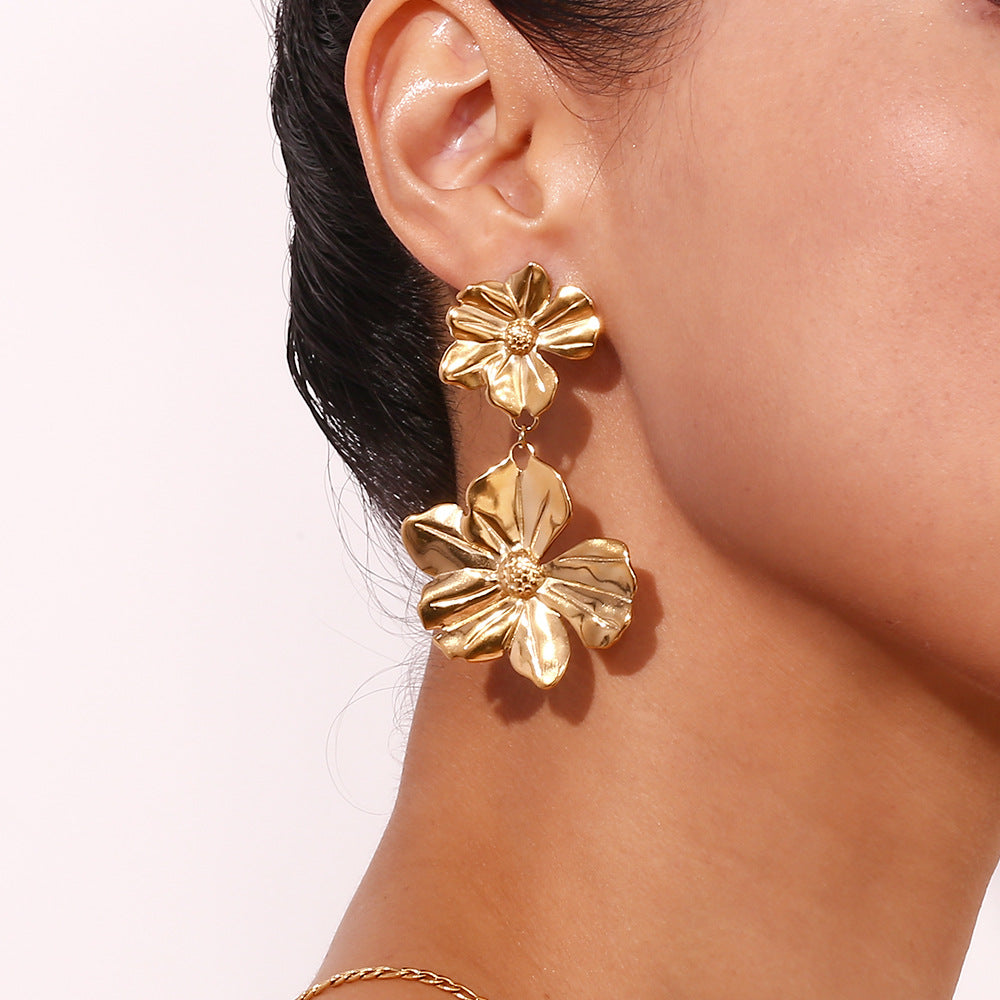 Bright flower · Chain moving youth, stainless steel plated 18K gold two flower stitching earrings