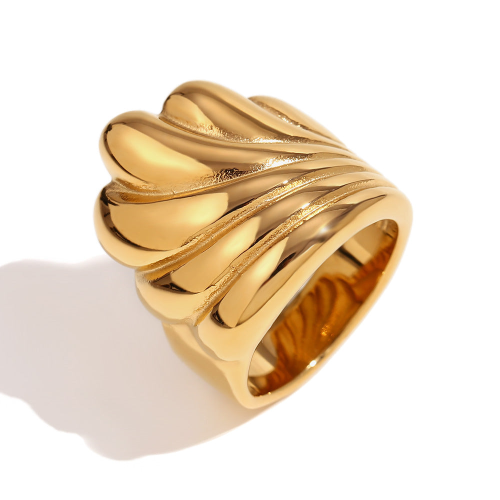 Vintage hand jewelry stainless steel plated in 18-karat gold, creative roll up waves cast ring